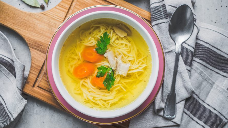 Rosół, przepis na tradycyjną polską zupę
