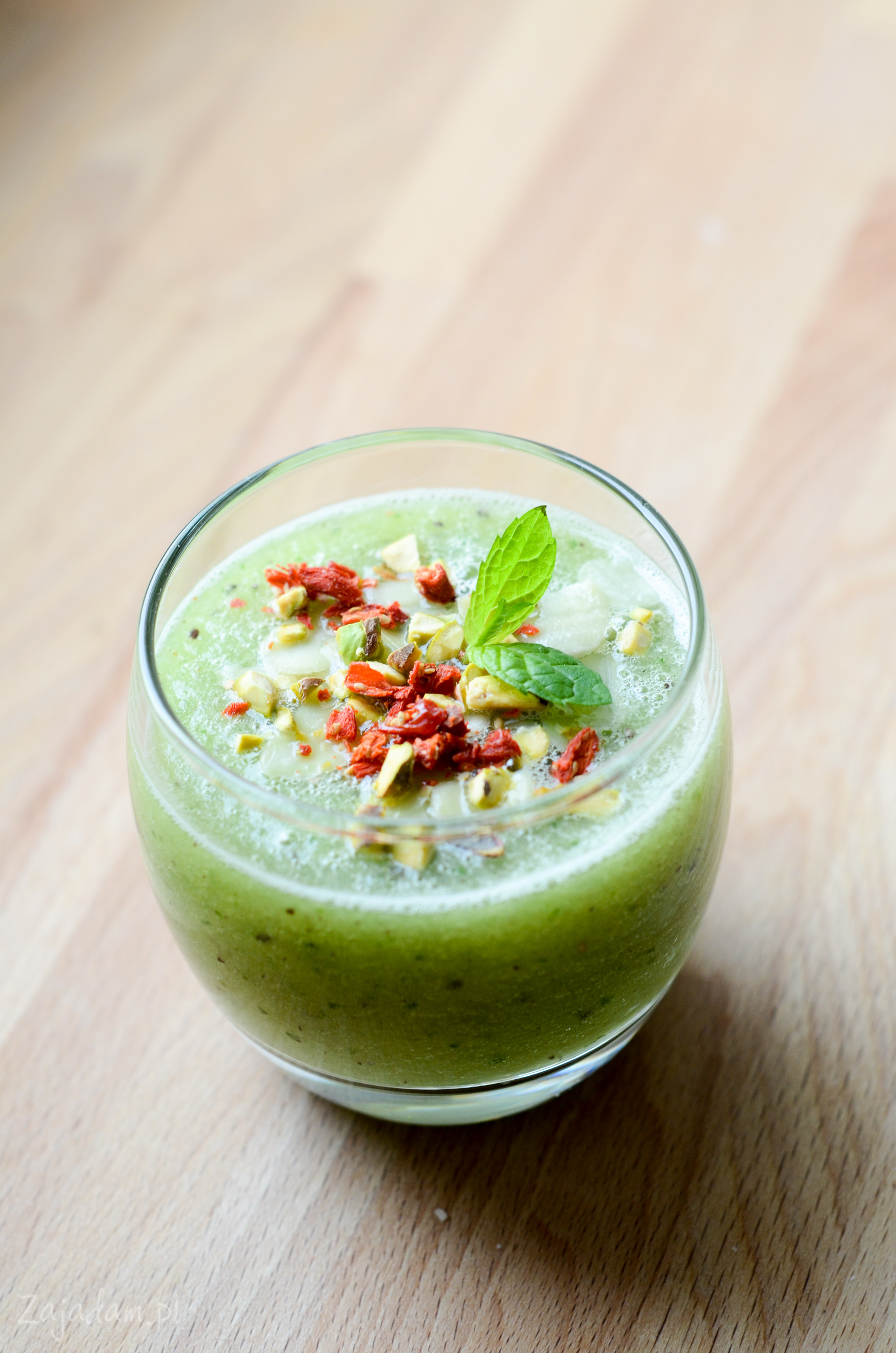 Zielony koktajl z gruszki, kiwi i pietruszki Smoothie