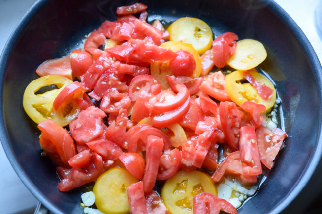 Makaron z pomidorami