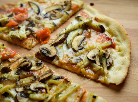 Szybka pizza z grzybami i bakłażanem