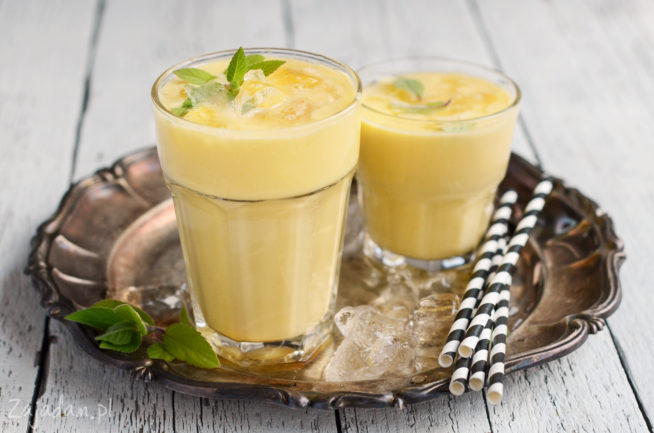 Mango lassi