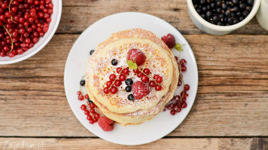 Pancakes z porzeczkami i malinami