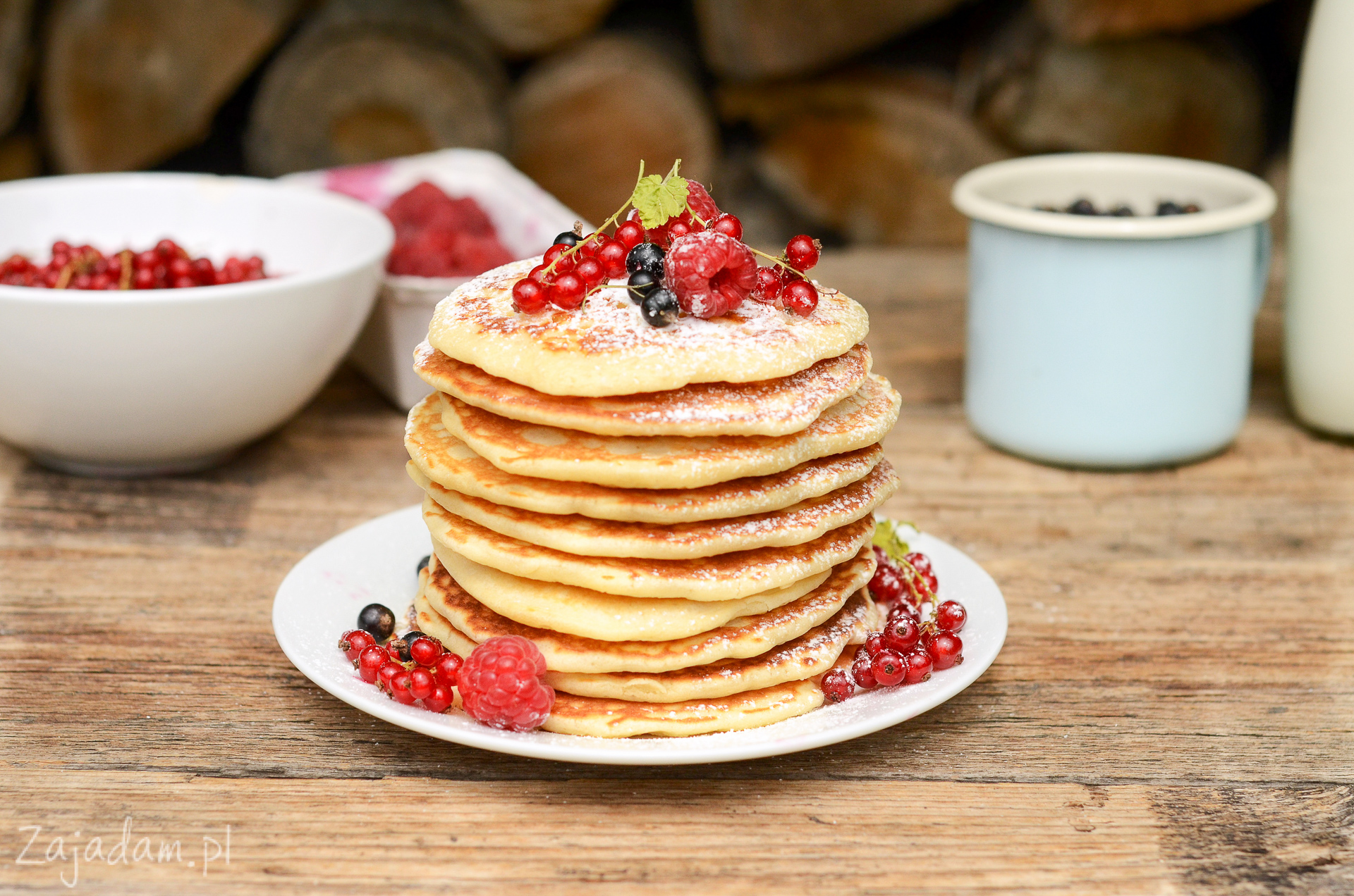 Pancakes z porzeczkami i malinami